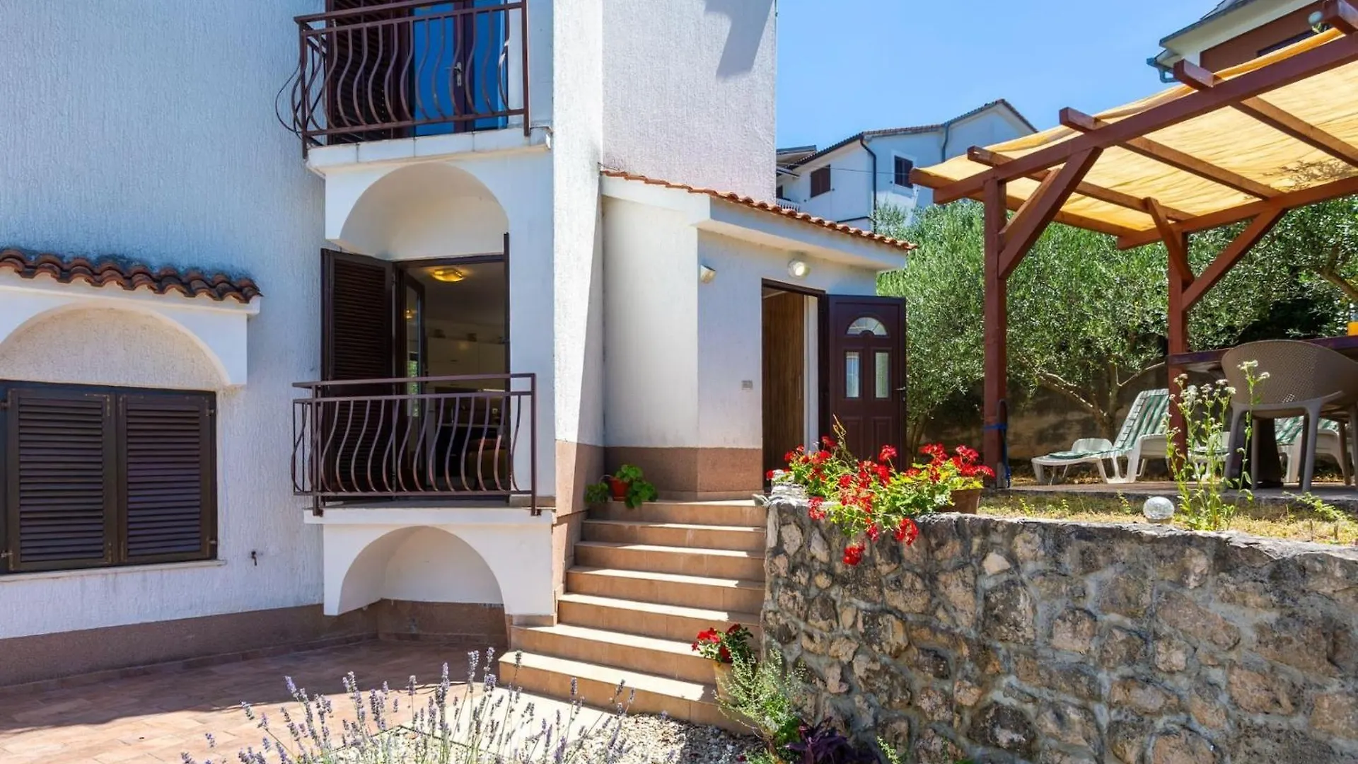 1 Bedroom Apartment With Terrace Njivice 0*,  Croatia
